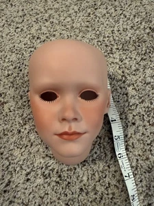 Cabeza de muñeca de porcelana vintage Jasmine II o Boy Jasmine de Thelma Dufton - Imagen 1 de 3