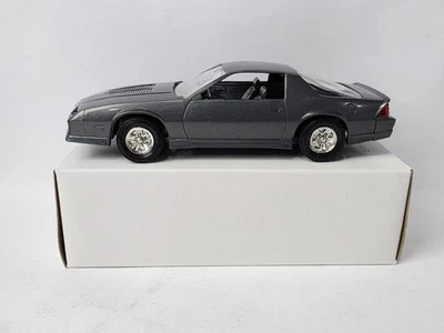 1988 CHEVROLET CAMARO IROC-Z GRAY PROMO MODEL KIT MINT IN BOX VERY NICE!!! - Image 1 of 4
