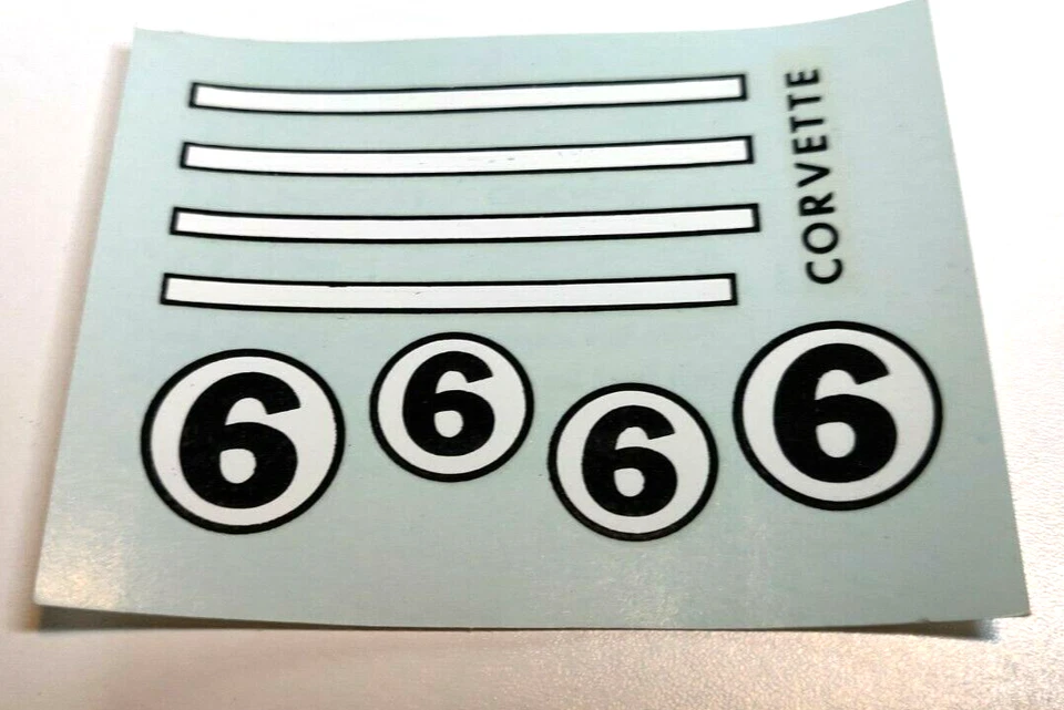 Hoja de calcomanías vintage Strombecker para Corvette escala 1/32 #6 o #9 Foto 1 de 2