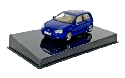 Volkswagen Golf Mk5 - échelle 1/43 - VW AutoArt miniature - Photo 1/4