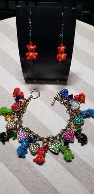 Juego de joyas JBTB: pulsera de osos de goma de 7,5" y pendiente de 2,5". Cuentas de vidrio de murano Foto 1 de 4