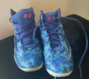Under Armour Boy’sSneakers Sz 2Y 4501041017 - Picture 1 of 10