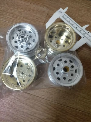 New2WD TAMIYA Gold Plated Wheels Monster Beetle - Image 1 of 4