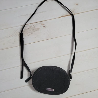 Bolsa tiracolo oval Vera Bradley veludo flocado zebra - Imagem 1 de 4