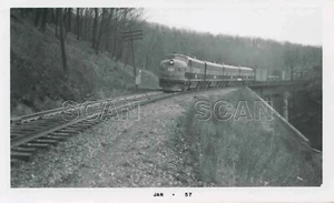 9F858 RP 1957 BESSEMER RAILROAD LOCOMOTIVE #702 & TRAIN - Picture 1 of 1