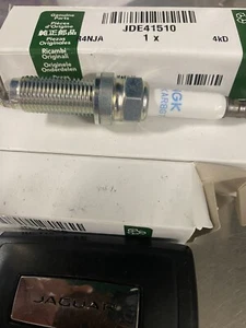 JAGUAR SPARK PLUG x4 F-TYPE XE RANGE XF F-PACE E-PACE JDE41510 OEM - Picture 1 of 2