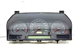 Volvo V70 Tacho Tachometer Kombiinstrument Tachoinstrument  9168144 - Bild 1 von 3
