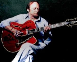 STEVEN STILLS CSNY MUSICIAN SIGNED AUTOGRAPHED 8"x10" COLOR PHOTO - Picture 1 of 1