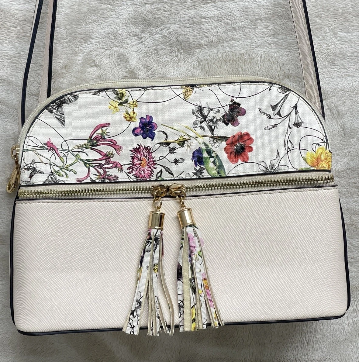 B Brentano Bandolera De Cuero Vegano Con Múltiples Bolsillos | Meses Sin Interés