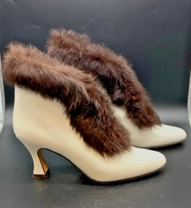Vintage Ladies Shoes Cream Leather Fur Topper Size 7.5M Spain Allure - Picture 1 of 10