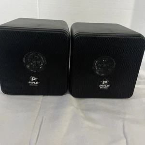 Pyle PCB4BK 4 Zoll 200 Watt Mini-Cube Regal-Stereo-Lautsprecher (2er-Pack) (gebraucht) - Bild 1 von 2