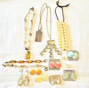 LOT 13 PIECE VTG Earrings Bracelet Necklaces Stone Glass Yellow Cream Mint 1990s - Picture 1 of 22