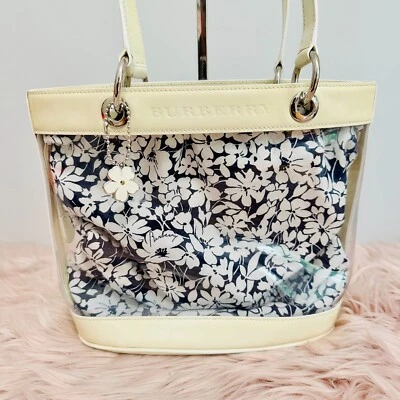 BOLSO DE HOMBRO AUTÉNTICO BURBERRY FLORAL VINILO Y CHAROL VINTAGE Foto 1 de 4