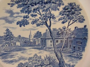 HOLMAR blau & weiß ENGLISCHE Szene Wandbild Dorf HÜTTE Teller England .,,RM8 - Bild 1 von 5