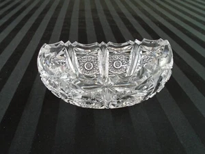 Plato de condimento de tuerca de caramelo ovalada de vidrio de cristal C-409 con borde de moldeo de dentil - Imagen 1 de 4