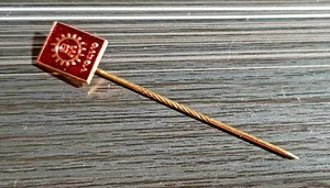 Volvo Anstecknadel BM Baumaschinen rot lackiert - Maße 8x10mm - Picture 1 of 1