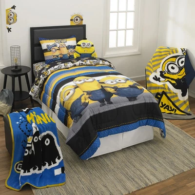 Minions The Rise of Gru "Minions Black Gold" Twin/Full Comforter - Image 1 of 4