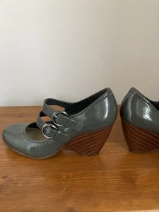 Grey Patent Clarks Wedge Heeled Ladies Double Strap Shoes Size 6.5 - Picture 1 of 6