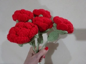 Ownkoti ANZAHL 5 rot gehäkelt gestrickt hausgemacht Landhaus Rose Blumen Bouquet - Bild 1 von 7