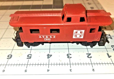 Tyco HO Santa Fe A.T. & S. F. 7240 Cupula Caboose - Image 1 of 4