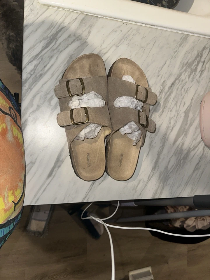 Sandalias Sonoma tostadas con hebillas doradas Foto 1 de 4