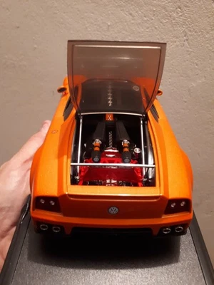 VOLKSWAGEN VW W12 NARDO NARDO' scala 1/18 YAT MING road signature NUOVO - Immagine 1 di 4