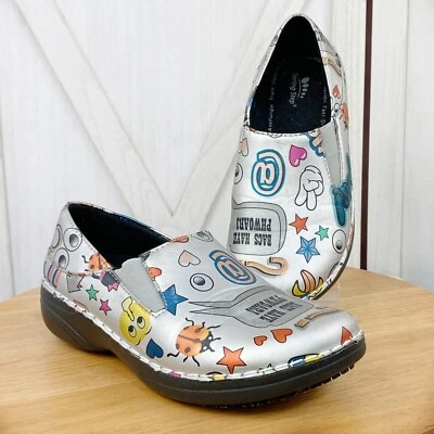 Zuecos Spring Step para mujer 6 plateados Ferrara con estampado de graffiti antideslizantes Foto 1 de 4