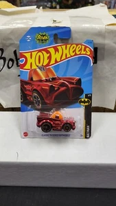 NIB 2021 CLASSIC TV SERIES BATMOBILE HOT WHEELS TREASURE HUNT 1/64 #1/5 #3/250 - Picture 1 of 4