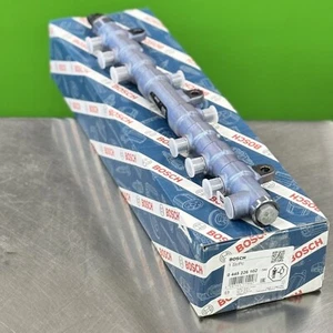 BRAND NEW GENUINE BOSCH FUEL RAIL TUBE For MASSEY FERGUSON VALTRA SISU 837073584 - Imagen 1 de 4