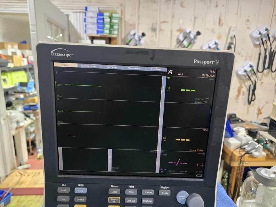 Monitor de paciente Datascope Passport V con Microstream CO2 Excelente estado  Foto 1 de 4