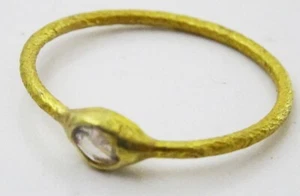 Handmade 18 karat Gold Wire and Diamond Ring - Picture 1 of 2