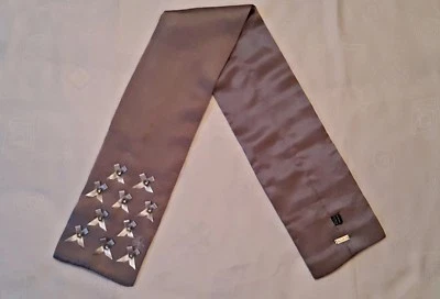 BUFANDA LARGA DE MUJER VINTAGE AUTÉNTICA APLICACIÓN DYRBERG/KERN GRIS SEDA Foto 1 de 4