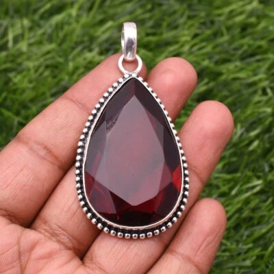 Colgante único de plata de ley 925 hecho a mano con piedras preciosas de granate rojo Foto 1 de 4