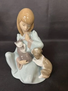 Lladro "CAT NAP GIRL" ~ Spain ~ #5640 ~ NO BOX - Picture 1 of 8