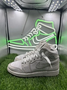 Jordan 1 Retro Alta Heredera Platino Puro Talla 6Y Mujer’s 7.5 832596-100 - Imagen 1 de 9
