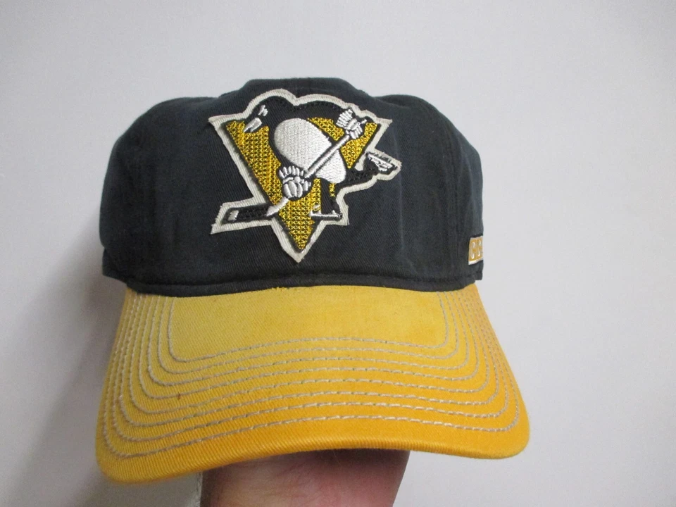 PITTSBURGH PENGUINS (CCM) MENS STRAPBACK HAT (ADJ) BLACK & YELLOW RIM RARE
