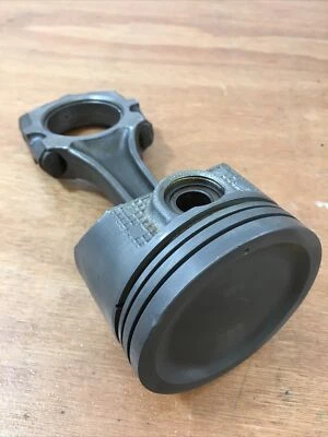 Pistón y caña de fábrica para Nissan Silvia SR20DET Foto 1 de 4