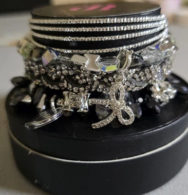 Berloques de pulseiras amarrados com um arco!! - Imagem 1 de 4