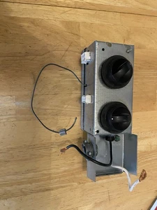 Dometic Dou-therm Roof Air Manual Control Box With Thermostat  - Picture 1 of 2