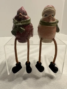 2 Small Resin Birds Red and Cream Christmas Shelf Sitters w/Dangle Legs - Picture 1 of 15