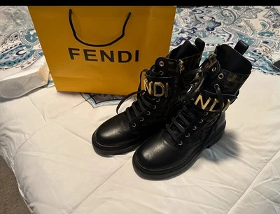 Botas de Motociclista Fendi Rockoko Logo Combat Knit Domino Fendigraphy Signature 40 Foto 1 de 4
