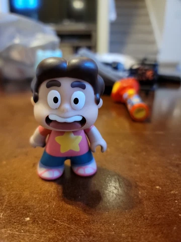 Steven Universe  3 Inch Titan Vinyl Mini-Figure Blind Box Mystery Cover