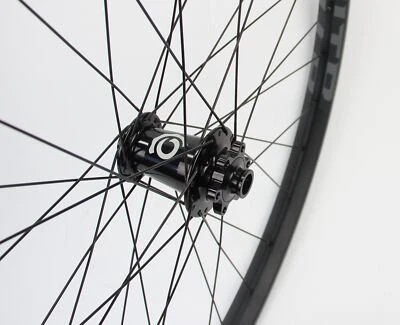 WTB KOM Light i25 INDUSTRY NINE 15x100mm 27,5 Zoll MTB Laufrad vorne 6 Loch 650B - Bild 1 von 4