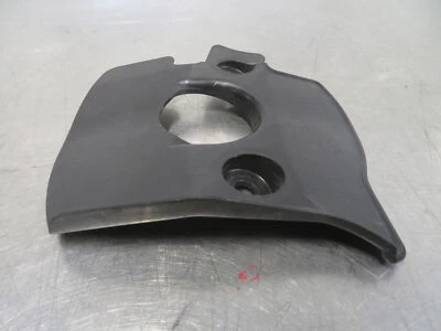 EB1018 2011 SUZUKI GSXR 750 COVER LOWER BRACKET - Imagem 1 de 4