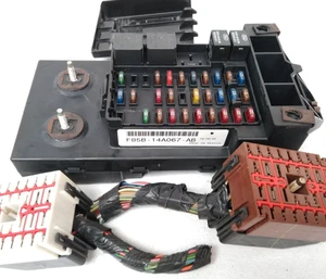 F85B-14A067-AB Ford 1997 1998 F150 Fuse Box Interior Cabin Power Block Dash H13 - Picture 1 of 18