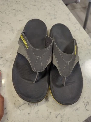 Merrell Men’s Gray Yellow Flip Flops Sandals Size 11 Performance Sole Comfort - Image 1 of 4
