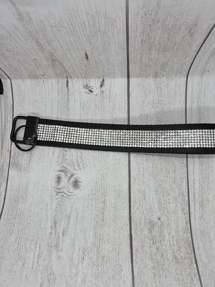 Muñequera con llavero negro de 7 pulgadas con detalles de diamantes de imitación hotfix con herrajes negros Foto 1 de 4