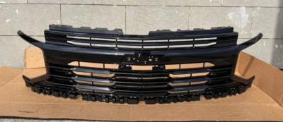 2025 Chevrolet Tahoe / Suburban Front Upper Grille Black GM OEM NEW - Image 1 of 4