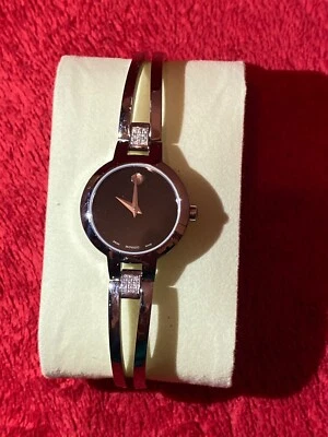 Auténtico reloj brazalete brazalete de plata Movado usado con acento de diamantes clásico de lujo Foto 1 de 4