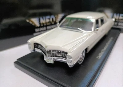 Neo 1/43 Resin car model Cadillac Fleetwood Seventy-Five 1966 4 color - Image 1 of 4